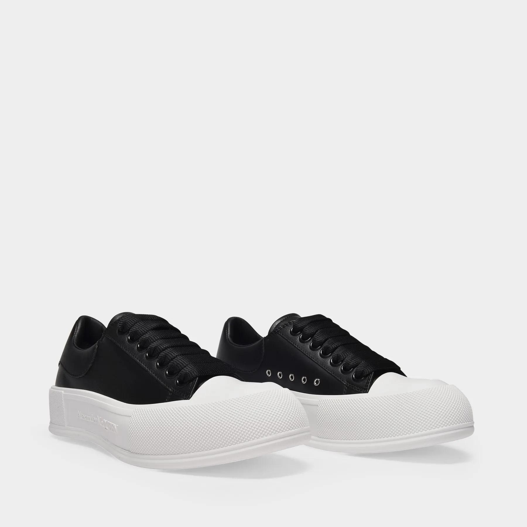 Alexander McQueen  Deck Sneakers in Black Leather