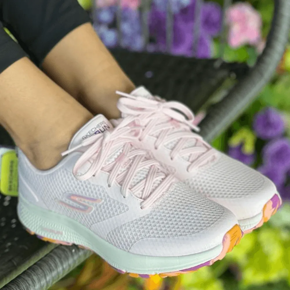 Skechers GOrun Stamina Trainers in Pink and Purple