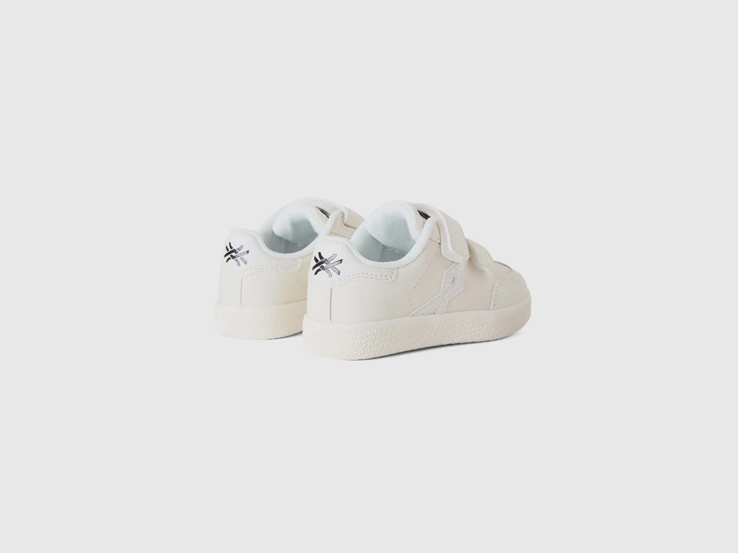 Sneakers in imitation leather - Creamy White | Benetton