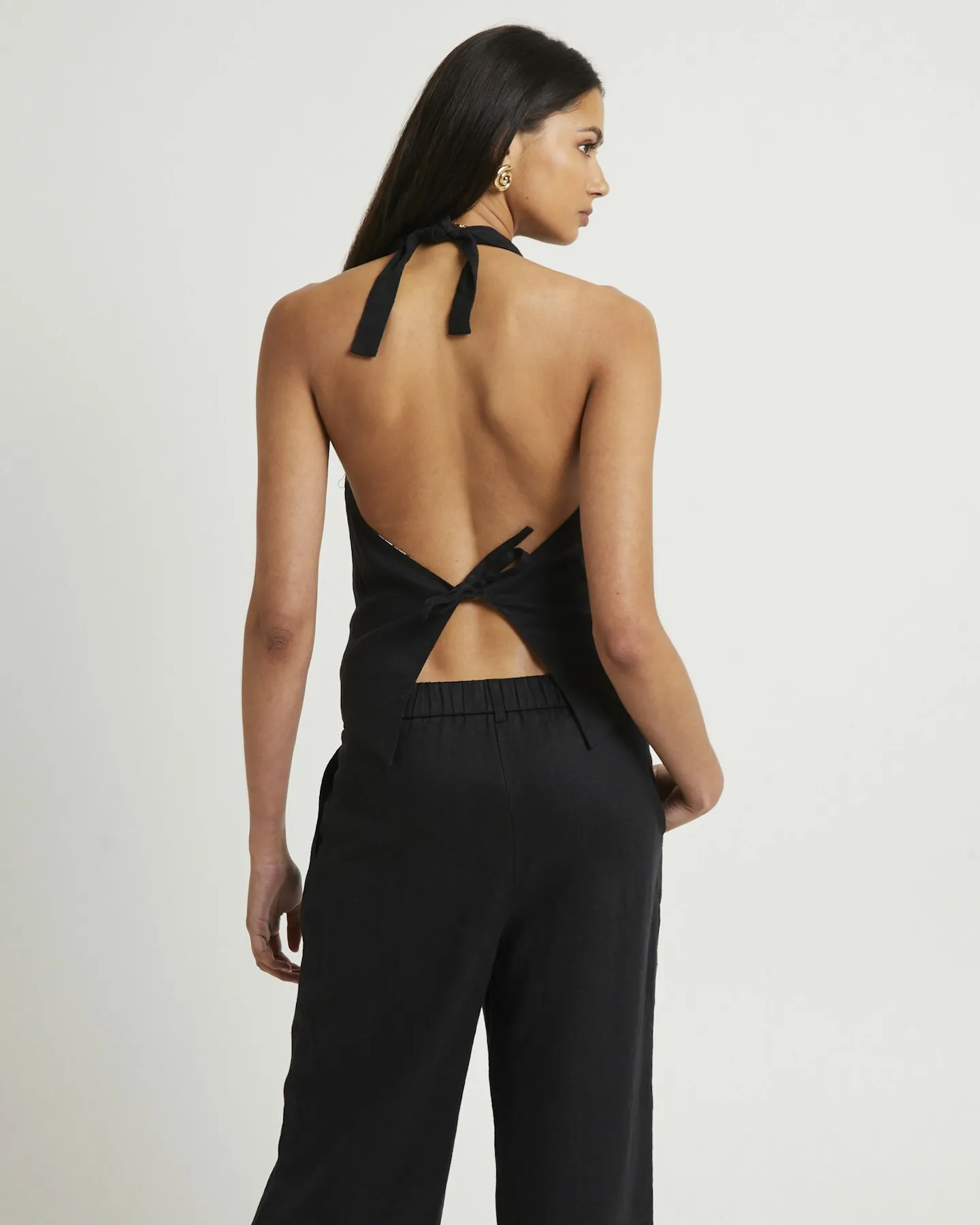 Subtitled Naomi Linen Halter Vest - Black | SurfStitch