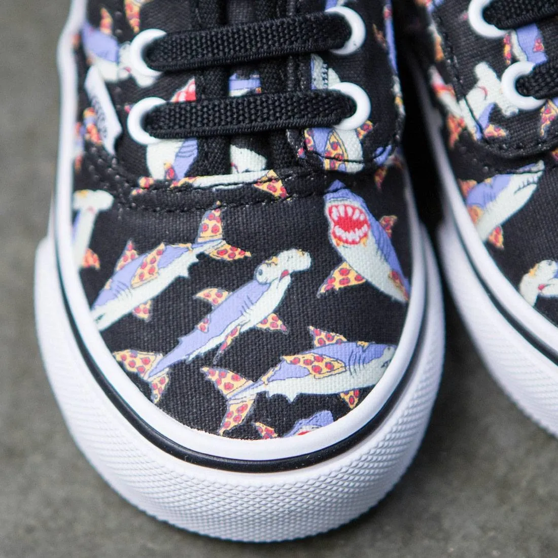 Vans Toddlers Authentic V Lace - Pizza Sharks (black / true white)